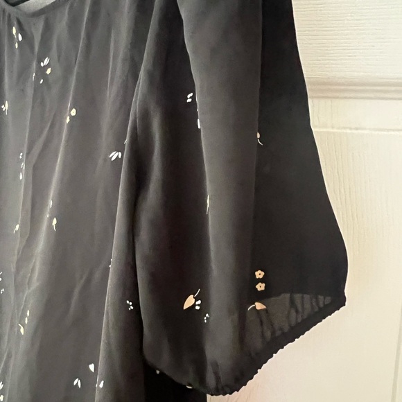 Lot of 3 Ann Taylor Work Blouses, Crème, Black Print and Green Size XL - Picture 8 of 14